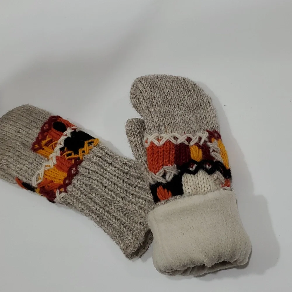 NWOT Alma Handmade Lined Wool Mittens